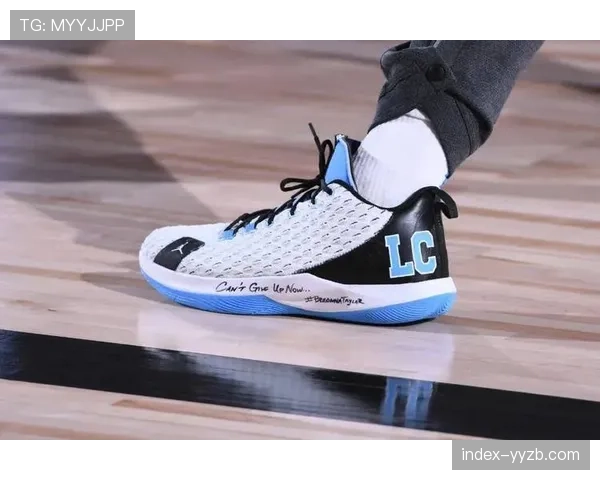 多家运动品牌为旗下签约球星推出季后赛专属配色鞋款